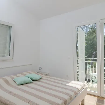 Ferienwohnung Fuer 5 Personen Ca 65 Qm In Stankovic Bei Orebic, Dalmatien Sueddalmatien شقة Jurjević